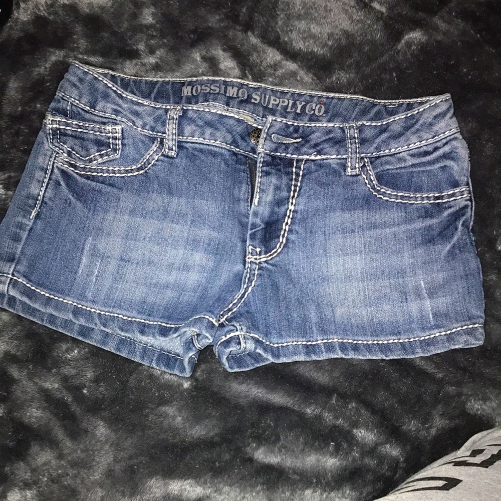 Mossimo shorts button pockets